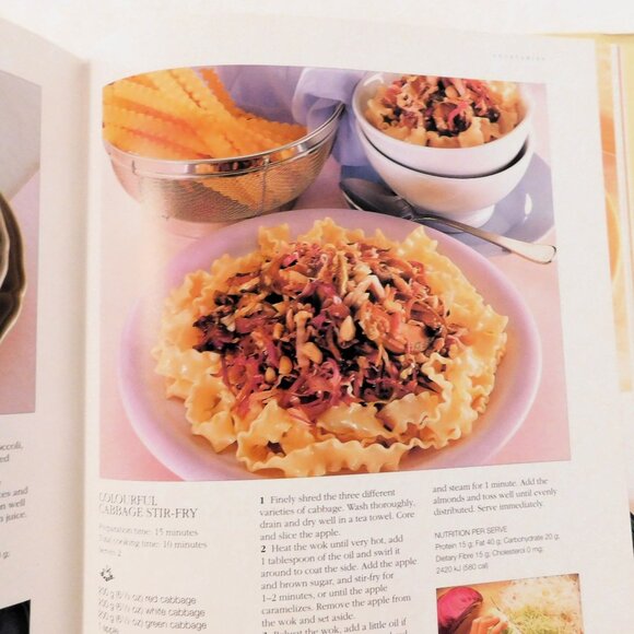 Complete Stir Fry Cookbook Family Circle 2001 Reprint HBDJ TIps Tricks Guide - Picture 6 of 10